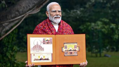Photo of PM मोदी ने जारी किया राम मंदिर का डाक टिकट, इतने पेज की किताब का किया विमोचन