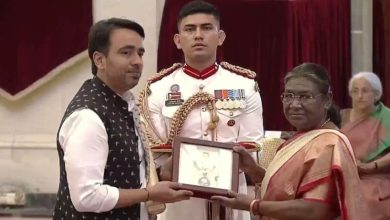 Photo of ‘भारत रत्न’ से सम्मानित हुई पांच हस्तियां, राष्ट्रपति भवन में आयोजित हुआ समारोह