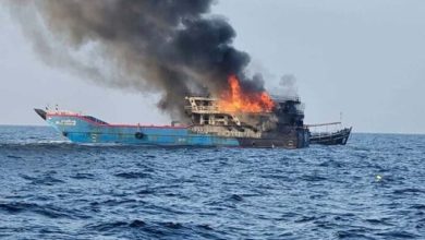 Photo of थाईलैंड : जहाज में लगी भीषण आग, बचने के लिए समुद्र में कूदे यात्री,108 लोग सुरक्षित