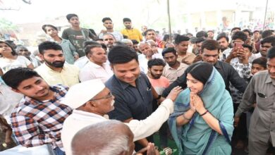 Photo of मैनपुरी से डिंपल यादव ने किया नामांकन, अखिलेश-शिवपाल के साथ समर्थकों का हुजूम उमड़ा