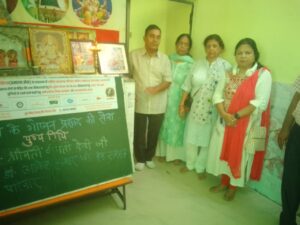 स्वर्गीय वसंती देवी की पुण्यतिथि के अवसर पर डॉ अनिल कुमार ने लोहिया हॉस्पिटल में कैंसर पीड़ित नि:शक्त तीमारदारों को कराया भोजन सेवा