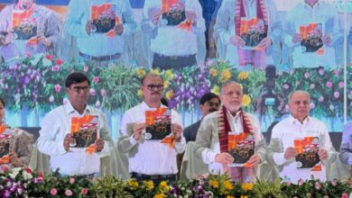 Photo of पूरी सत्यनिष्ठा से सरकार द्वारा निर्धारित लक्ष्य प्राप्त करे,किसी भी व्यापारी का उत्पीड़न न हो : खन्ना