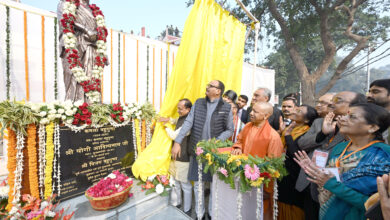 Photo of मुख्यमंत्री योगी ने किया स्वर्गीय कमला बहुगुणा की प्रतिमा का अनावरण