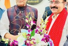 Photo of रक्षा मंत्री राजनाथ सिंह से नवनिर्वाचित अध्यक्ष आनंद द्विवेदी ने दिल्ली आवास पर भेंट करके लिया आशीर्वाद