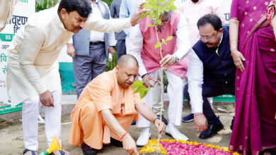 Photo of विश्व पर्यावरण दिवस पर मुख्यमंत्री योगी ने किया पौधरोपण