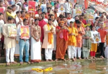 Photo of मुख्यमंत्री योगी आदित्यनाथ के जन्मदिन पर वाराणसी में मां गंगा का दुग्धाभिषेक