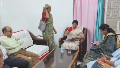 Photo of राज्य महिला आयोग की सदस्या ने महोबा में जनसुनवाई कर सुनी महिलाओं की समस्याएँ